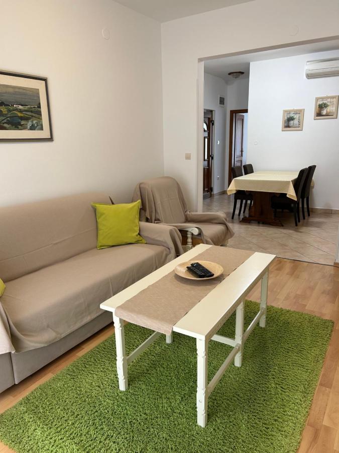 Apartments R Rovigno Esterno foto